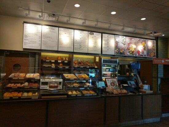 Picture of Panera Bread's crowded and overwhelming ordering counter